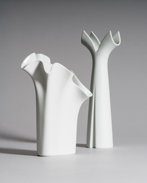 Rosenthal Duo : Bougeoir Sculptural Icônes en Porcelaine Blanche par Lino Sabattini & Vase Tulipe Claus Josef Riedel