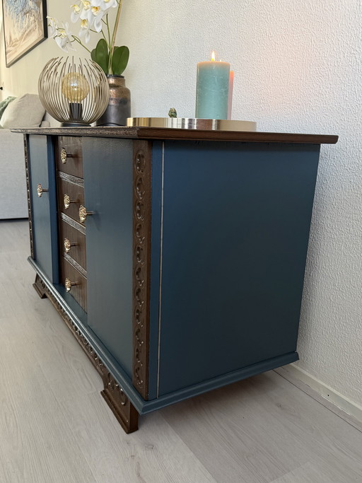 Laag dressoir gerestyled