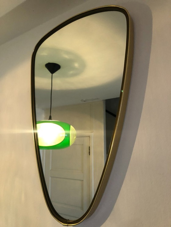 Image 1 of Hermoso espejo de pared original de los años 60.