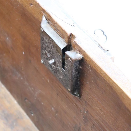 Antieke kist van massief walnotenhout, Italië, 17e eeuw – Ladekasten, Wood (photo 13 of 17)