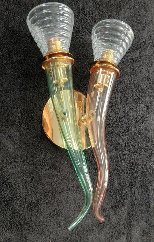 Lampada da parete in vetro disegnata da Giuseppe Righetto per Artemide Italia 1980