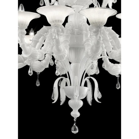 Image 1 of Weißer venezianischer „Ca’ Rezzonico“-Kronleuchter aus Muranoglas mit klaren Glastropfen