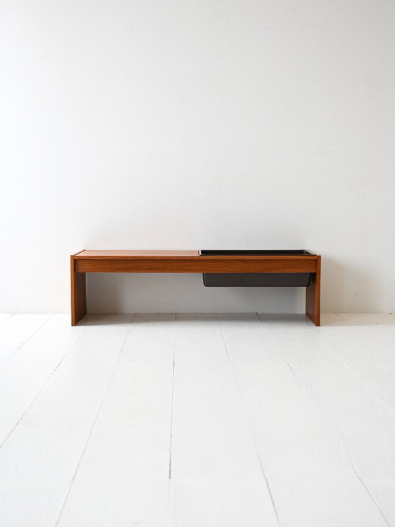 Image 1 of Tavolino da caffè vintage scandinavo in teak anni '60 con portafiori