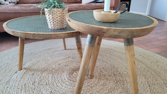 Image 1 of 2 bellissimi tavolini da caffè in legno e metallo dall'aspetto vintage