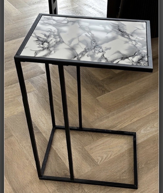 Side tables – Metal (photo 5 of 5)