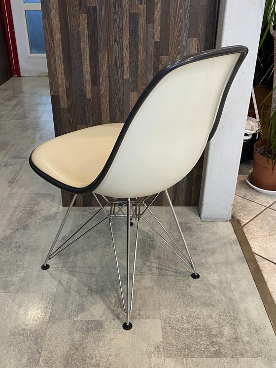 Image 1 of Off-white Eames Herman Miller vintage 50s 60s 70s fiberglass vinyl chair