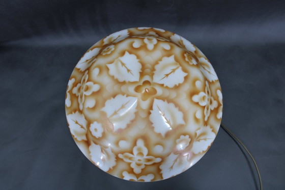 Image 1 of Lámpara de sobremesa contemporánea de madera con pantalla de cristal