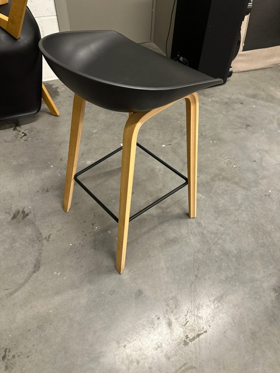 3 x hay barstool – Wood (photo 4 of 5)