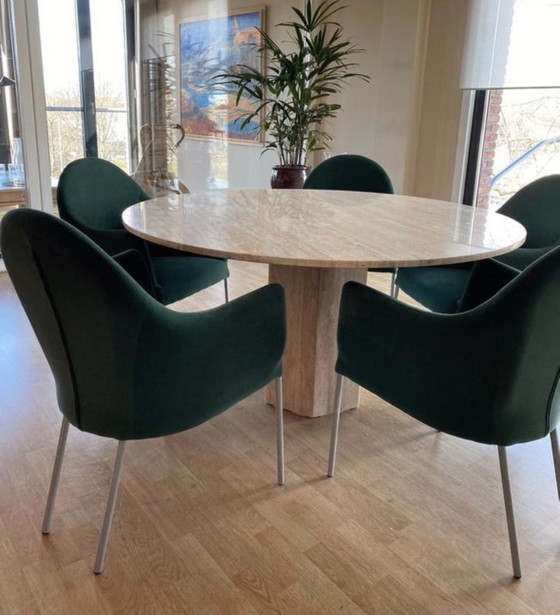 Image 1 of Mesa de comedor redonda de travertino Ø140 cm, diseño de piedra natural Japandi