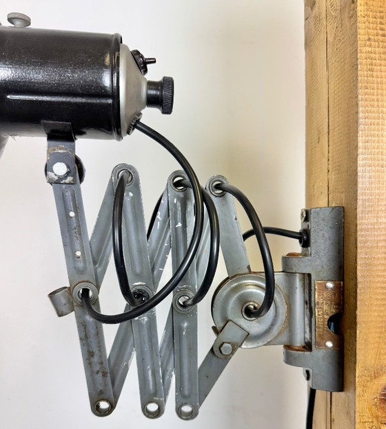 Image 1 of Lampada da parete industriale a forbice in smalto nero, anni '50