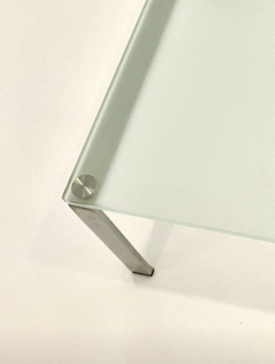 Image 1 of Glass table (high quality)