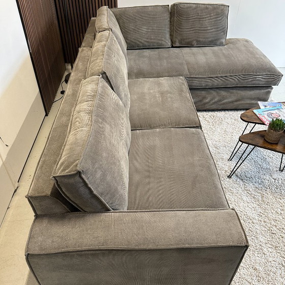 Image 1 of Ecksofa aus Holz, gerippter Stoff, 283 x 197 cm