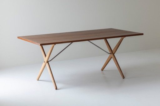 Zeldzame Hans Wegner 'Sawbuck' tafel, DK 1960s