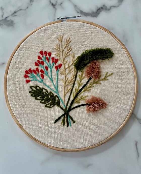 Decorative embroidery on hoop – Amadeus France, Wall decoration, Canvas (photo 2 of 6)