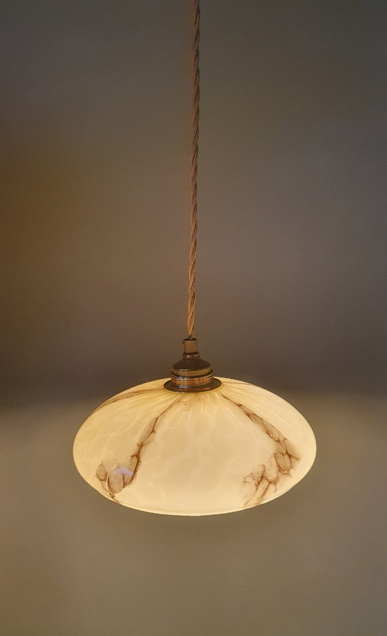 Image 1 of Ensemble de 2 lampes suspendues vintage en opaline marbrée