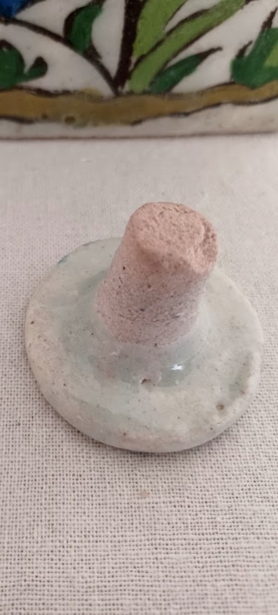 Image 1 of Antike persische Qajar-Keramikflasche mit Stöpsel – 19. Jahrhundert – Iznik-Stil