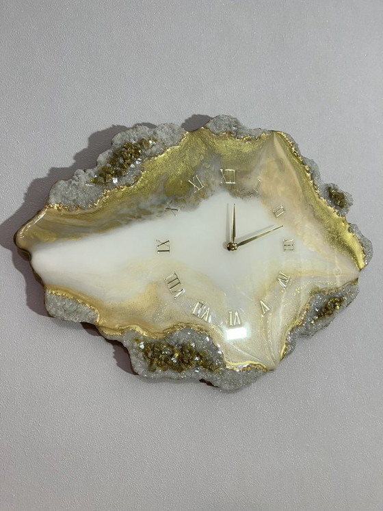 Image 1 of Horloge murale exclusive en résine époxy