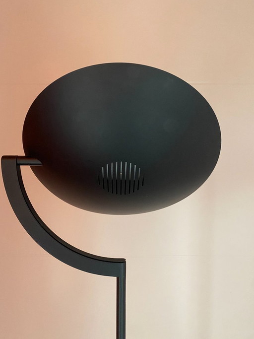 Lampada da terra regolabile in altezza