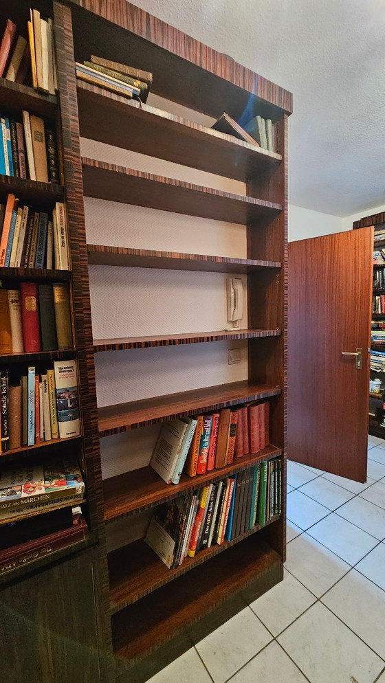 Image 1 of 7 estanterías Art Déco de ébano de Makassar