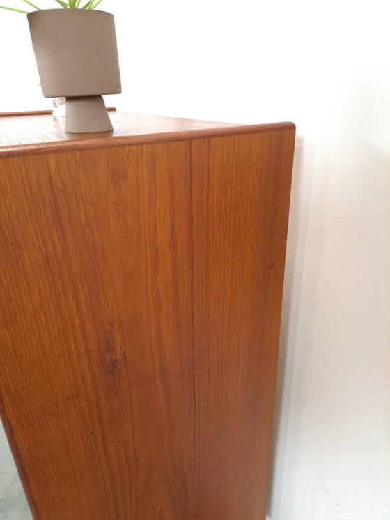 Image 1 of Cómoda danesa de teca con 6 cajones y patas elegantes