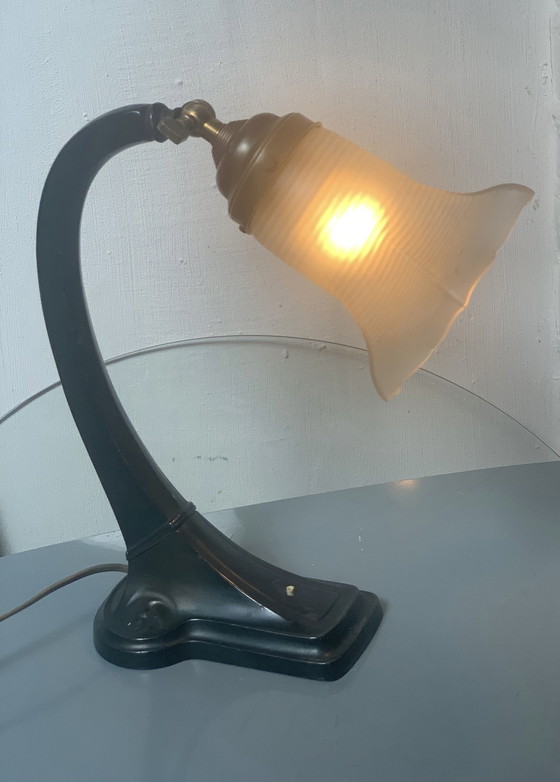 Image 1 of Art nouveau bureaulamp met glazen kap rond 1910