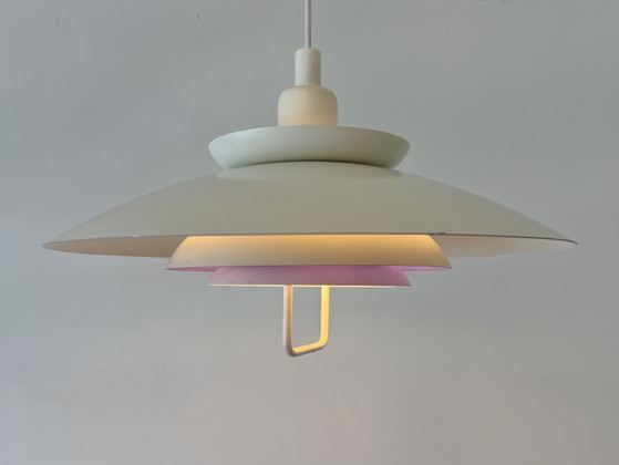 Lampada a sospensione vintage Form-Light bianco & blu cobalto – Danimarca, anni '70 – form light (photo 2 of 15)