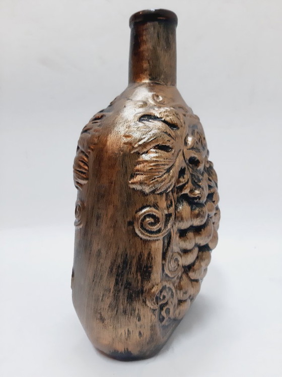 Image 1 of Bottiglia di ceramica decorata con uva d'epoca