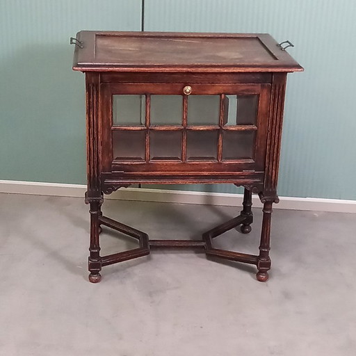 Antiek eikenhouten theekastje