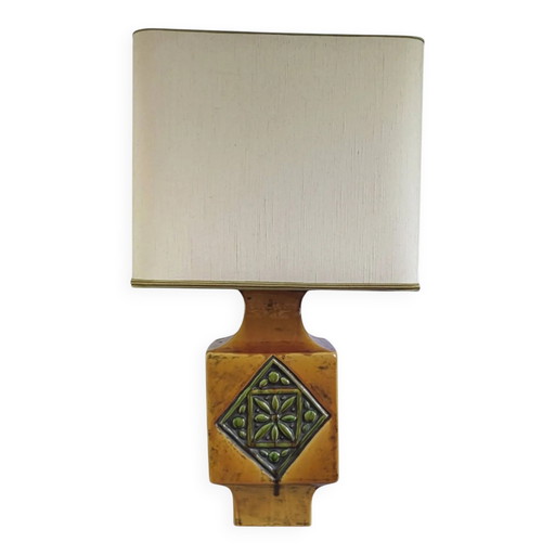 Glazed ceramic lamp