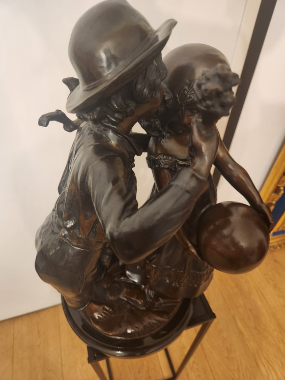 Image 1 of Prachtig Bronzen Beeld "Kinderen met bal" – Auguste Moreau (52 cm / 24 kg)