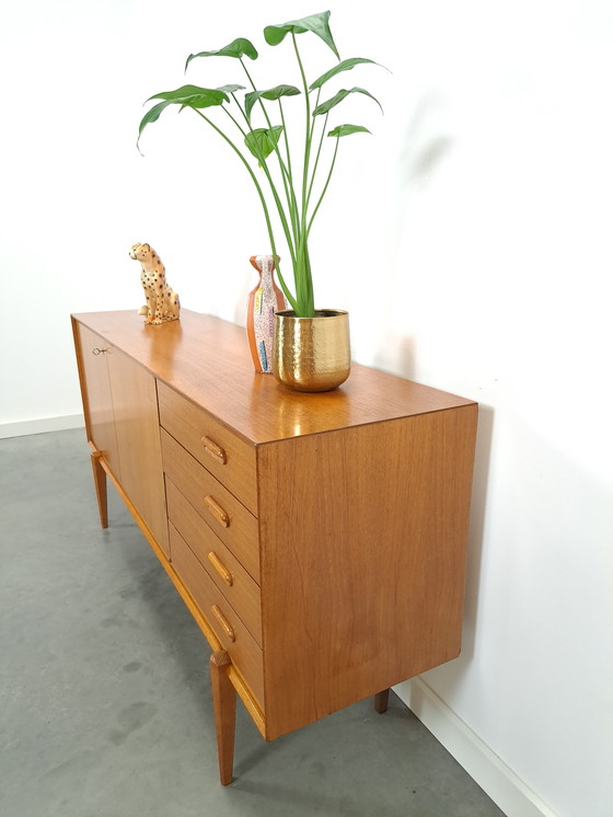 Image 1 of Buffet à hauts pieds et tiroirs