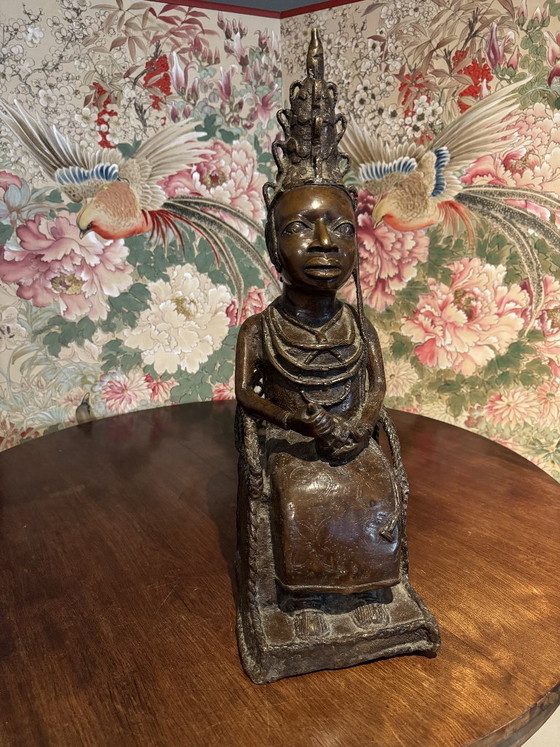 Bronze statue of a female ruler, Benin. 20th century. – Sculpture (photo 2 of 5)