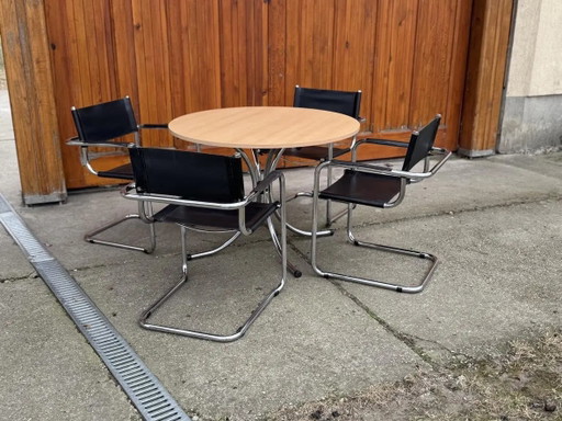 Italiaanse ronde Effezeta eettafel met stoelen