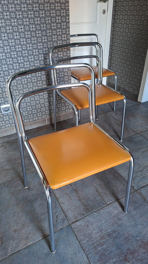 x Vittorio Parigi & Nanni Prina per Molteni – Sedie da pranzo Orix – anni '70