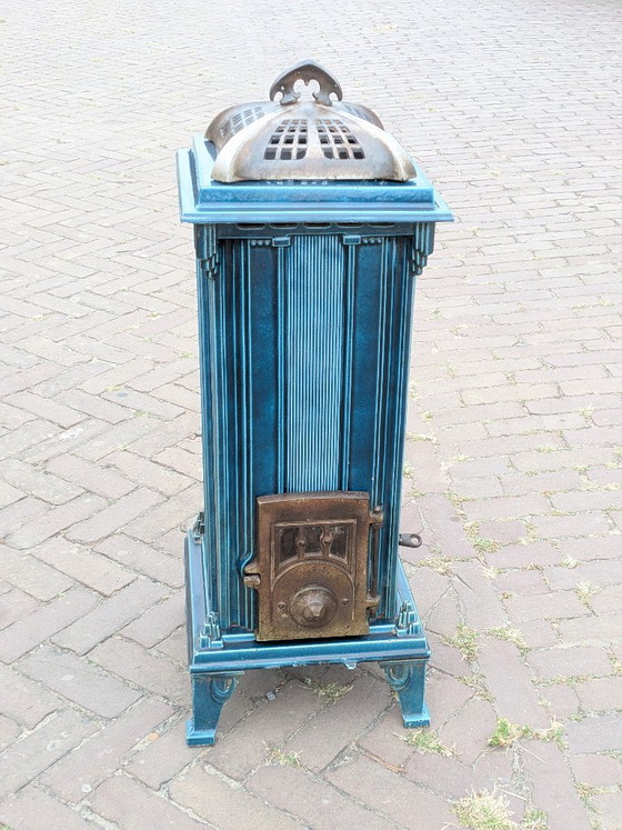 Rare Art Deco 'Skyscraper' Tower Stove by Fobrux – Majolica Blue (c. 1930) – Les Fonderies Bruxelloises (photo 3 of 18)