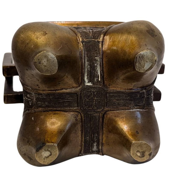 Bruciatore d'incenso in bronzo con drago e foo dog – XIX secolo – lotto 107 – Oggetti decorativi, Bronze (photo 9 of 9)