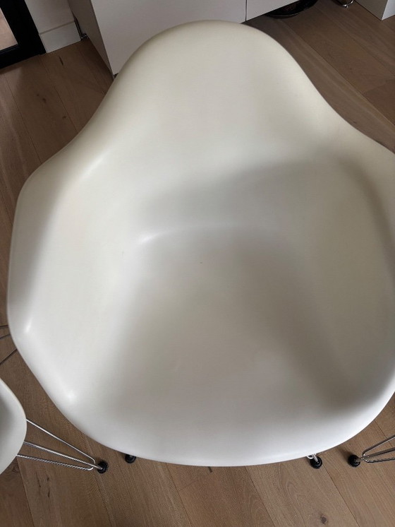 Image 1 of 4x Original Vitra Eamnes DAR chairs in good condition