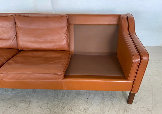 Image 1 of Mid Century Vintage Danish Mogens Hansen 3 Person Sofa in Cognac Leather (Canapé 3 personnes en cuir cognac)