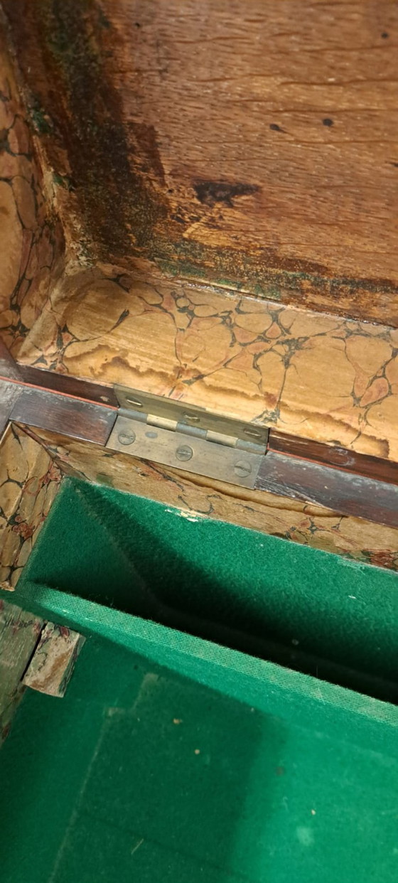 Image 1 of Antike Reisekiste der Armee und Marine aus London | ca. 1900