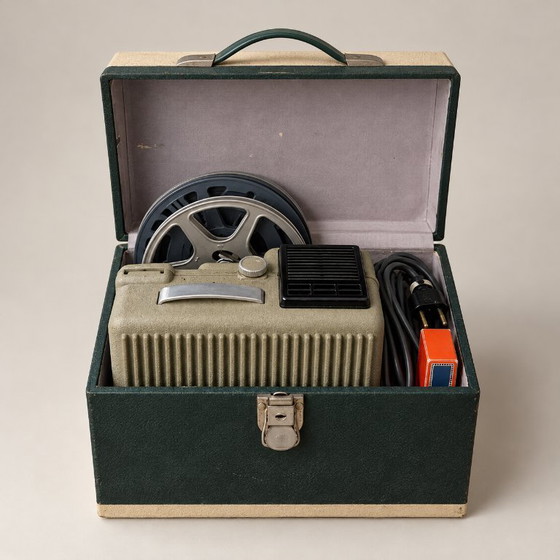 Vintage Eumig P8 8mm Film Projector – Fully Working – Mid-Century Design, Austria – Decorative Objects, Metal (photo 6 of 7)