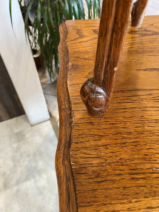 Image 1 of Conjunto de mesa y taburete estilo Luis XV en roble macizo