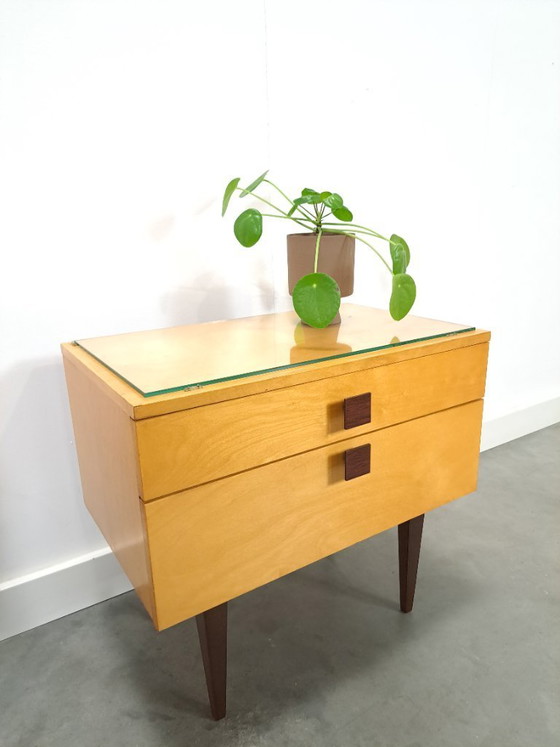 Image 1 of Set nachtkastjes met lade en vierkante grepen