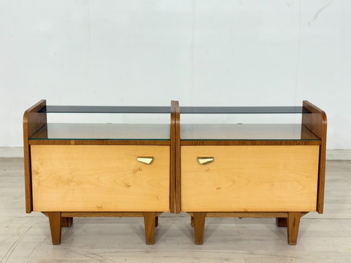 Set van 2 vintage nachtkastjes / bijzettafels – jaren 60