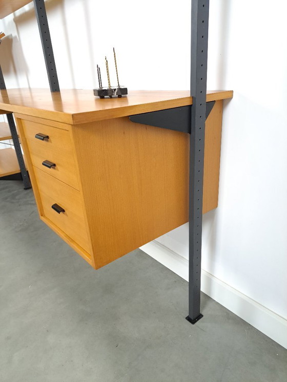 Image 1 of Sistema di pareti modulari con scrivania di design svedese Olof Pira