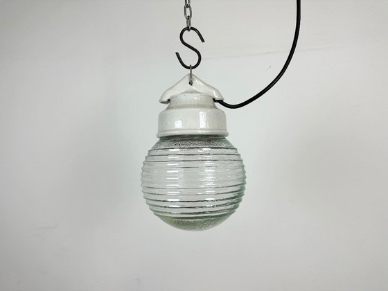 Image 1 of Vintage witte porseleinen hanglamp met geribbeld glas, jaren 70