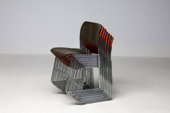 Image 1 of L'iconica sedia 40/4 di David Rowland, prodotta da OF USA.