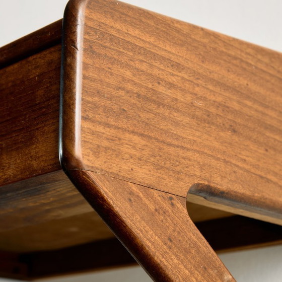 Image 1 of MK11826 Teakhouten drijvend nachtkastje van Sigfred Omann voor Ølholm Møbelfabrik