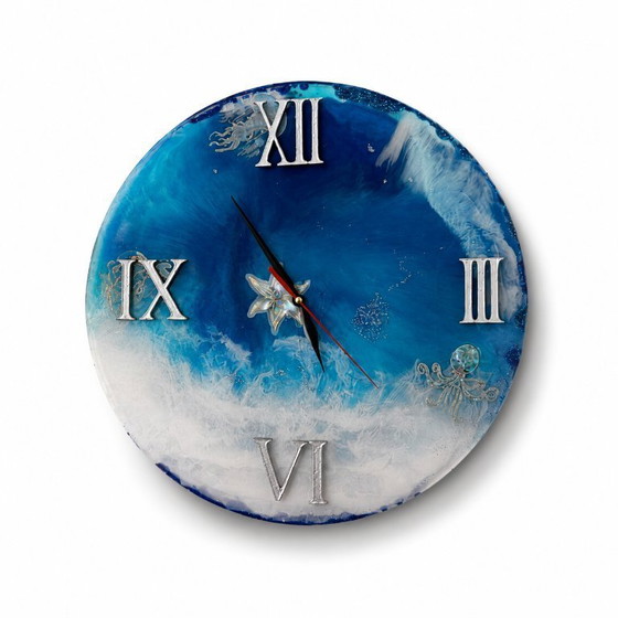 Image 1 of Orologio da parete in resina epossidica realizzato a mano – Forma rotonda con onde oceaniche profonde
