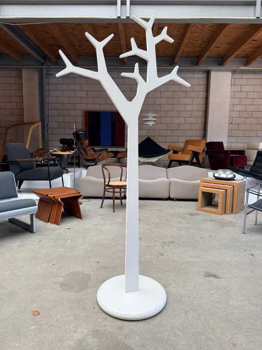 Swedese Tree Garderobe von Michael Young & Katrin Olina