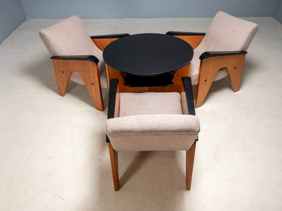 Image 1 of Tsjechische loungeset uit het midden van de 20e eeuw, bestaande uit A-vormige fauteuils en een tafel, jaren 50.